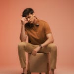 POLO COM ZÍPER E DETALHES NA GOLA - imagem 5