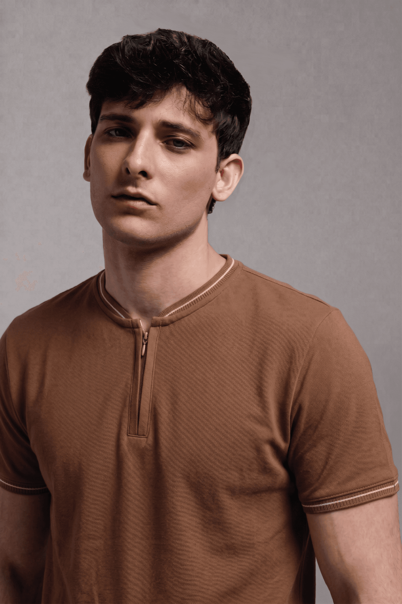 HENLEY RETILÍNEA COM ZÍPER