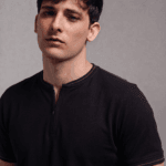HENLEY RETILÍNEA COM ZÍPER - imagem 2